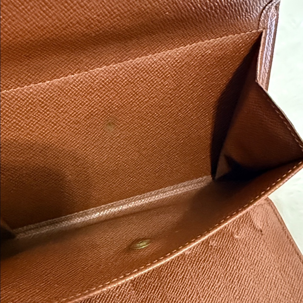 Louis Vuitton Monogram Porte Trésor Wallet - Picture 6 of 9